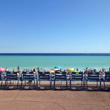 Superbe De 3p Pieces Dans Avec Piscine Et Climatisation * 尼斯