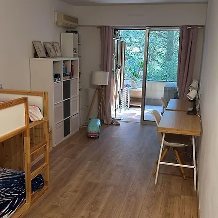 Superbe De 3p Pieces Dans Avec Piscine Et Climatisation Apartament *