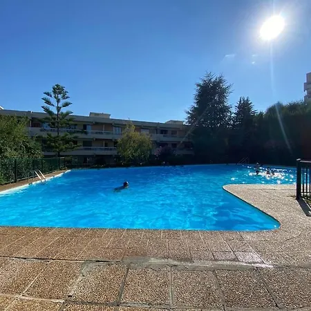 Superbe De 3p Pieces Dans Avec Piscine Et Climatisation