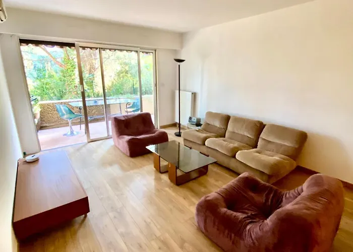 Apartment Superbe De 3p Pieces Dans Avec Piscine Et Climatisation